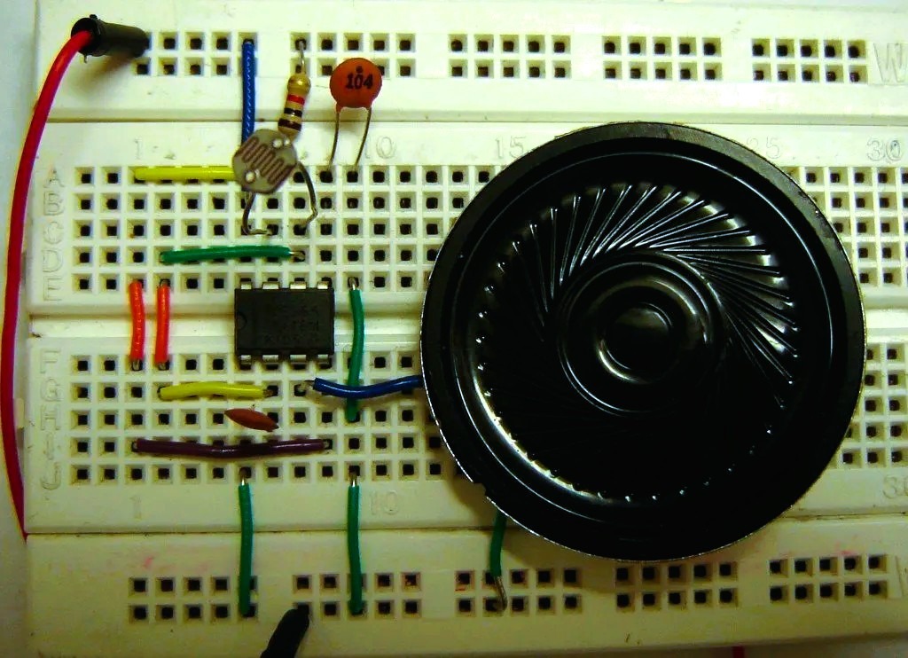 Sound generator Using 555 Timer